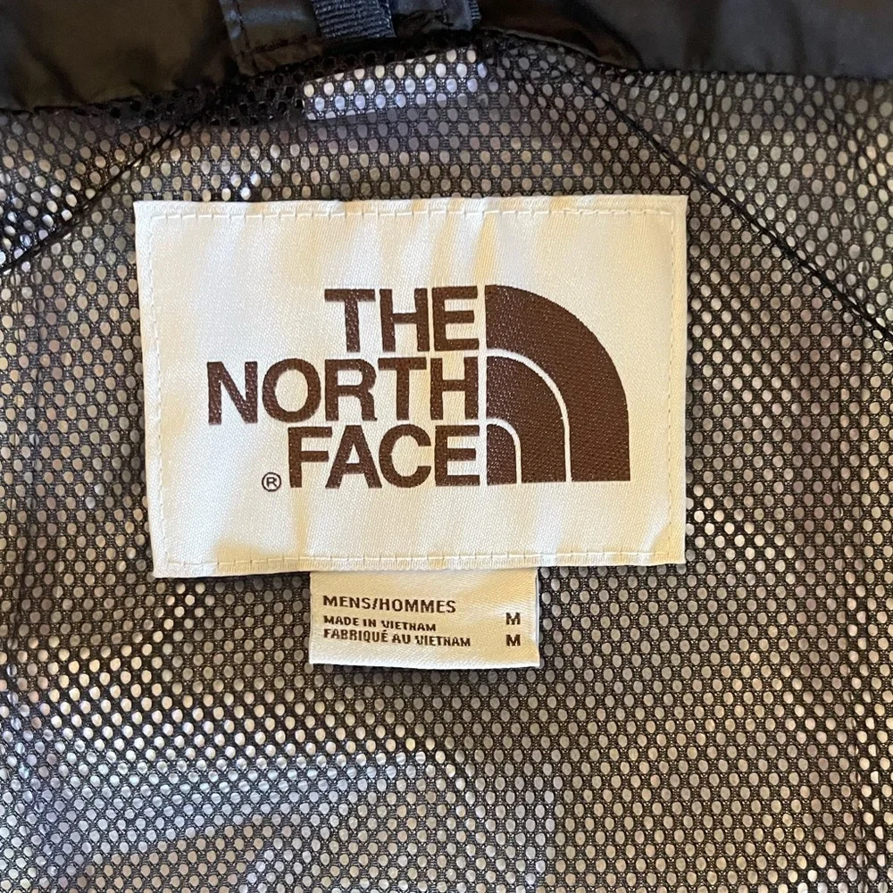 The North Face '86 Retro Mountain Jacket in the 'TNF Black Trail Glow Print'